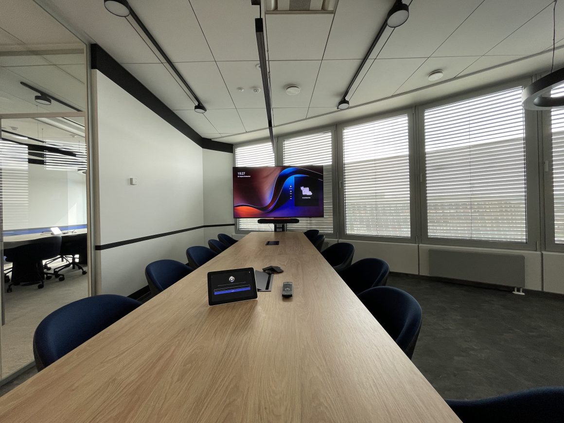 TEAMS Rooms sprendimas naujame Acceleron media ofise.